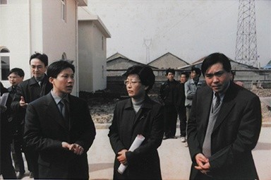 2001年2月20日，时任国度环保局副局长汪纪戎一行视察公司