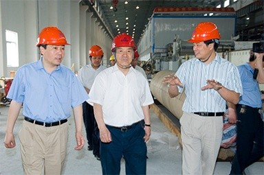 2007年5月25日，时任全国政协常委、经济委员会副主任、中国包装结合会会长石万鹏一行来公司视察