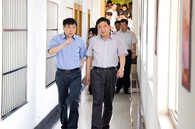 2012年7月5日，时任嘉兴市委书记李卫宁一行调研公司党建工作