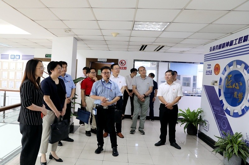 2020年7月14日，时任浙江省总工会党组成员、副主席张卫华一行光临J9集团纸业调研推动新时期产业工人行列建设鼎新工作