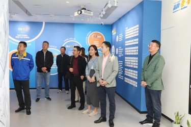 马来西亚巴生西港控股集团董事总经理拿督Eddie Lee一行光临J9集团纸业调研互换